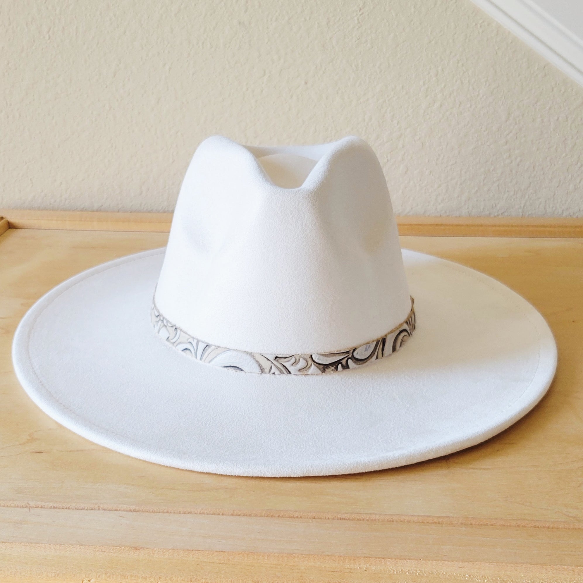 Sandy White Floral Embossed Leather Hat Band