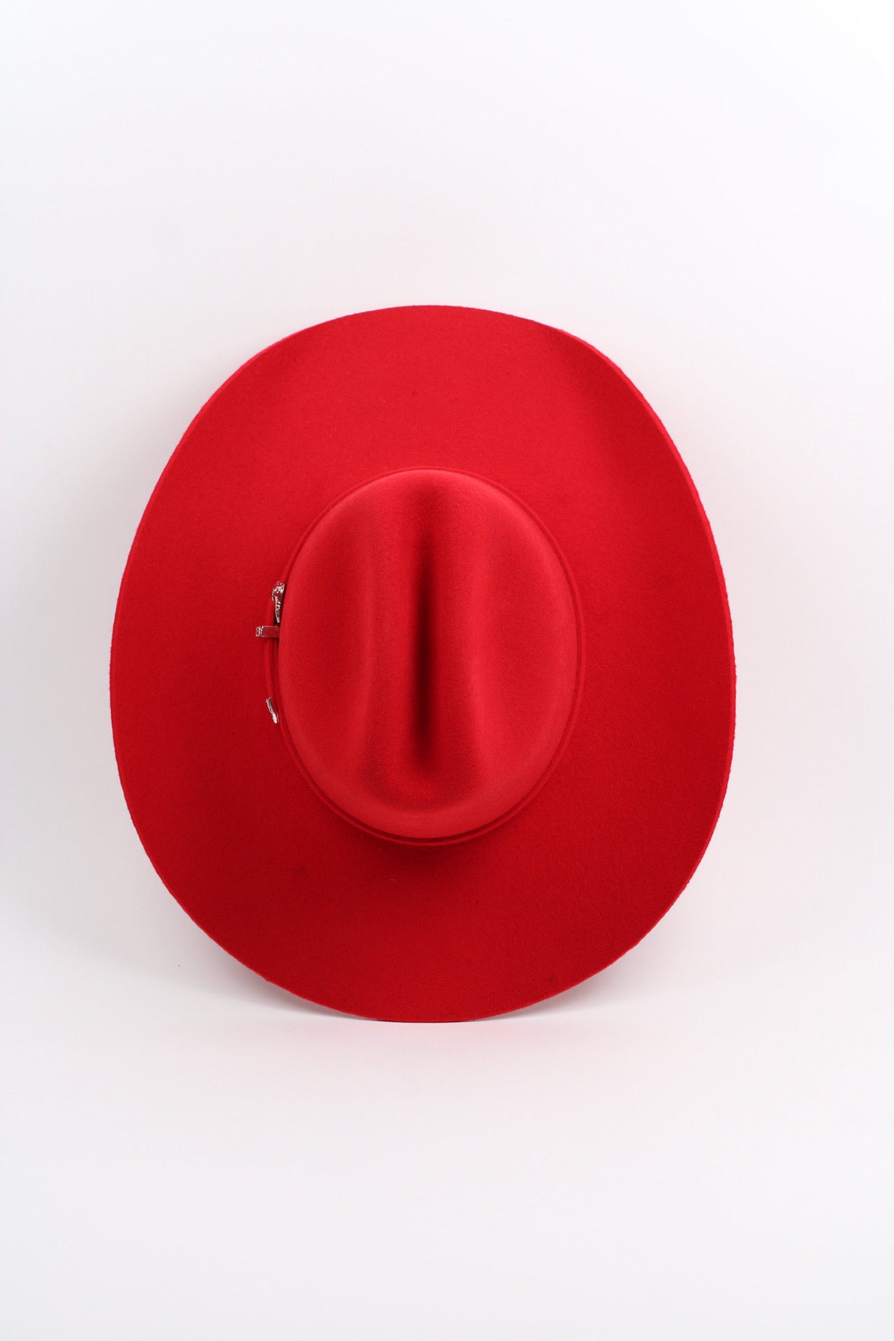 Red Mustang cowboy hat, view 3
