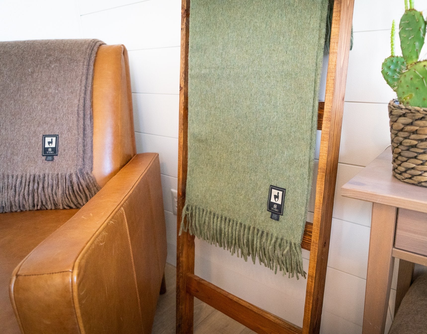 Solid color Peruvian alpaca fringe throw, view 11