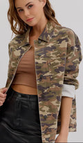 Oversized camo jacket with stretch