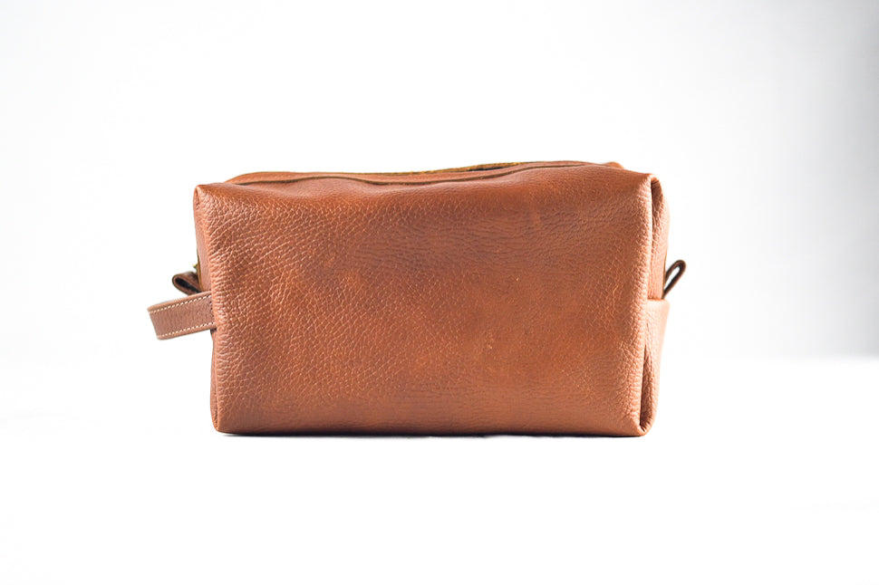 Top-grain leather dopp kit