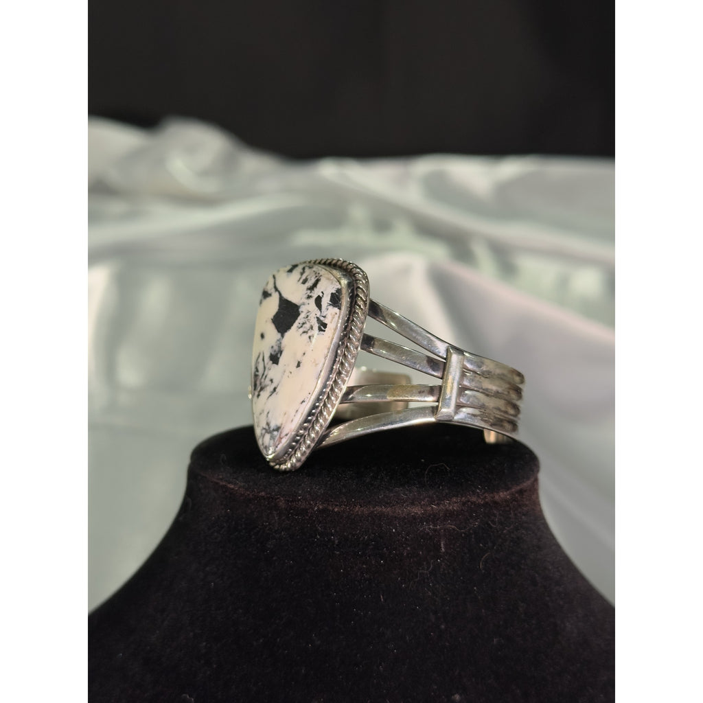 Ghost Mesa Shield, White Buffalo Cuff Bracelet, Navajo Sterling, by P Yazzie, stone close-up