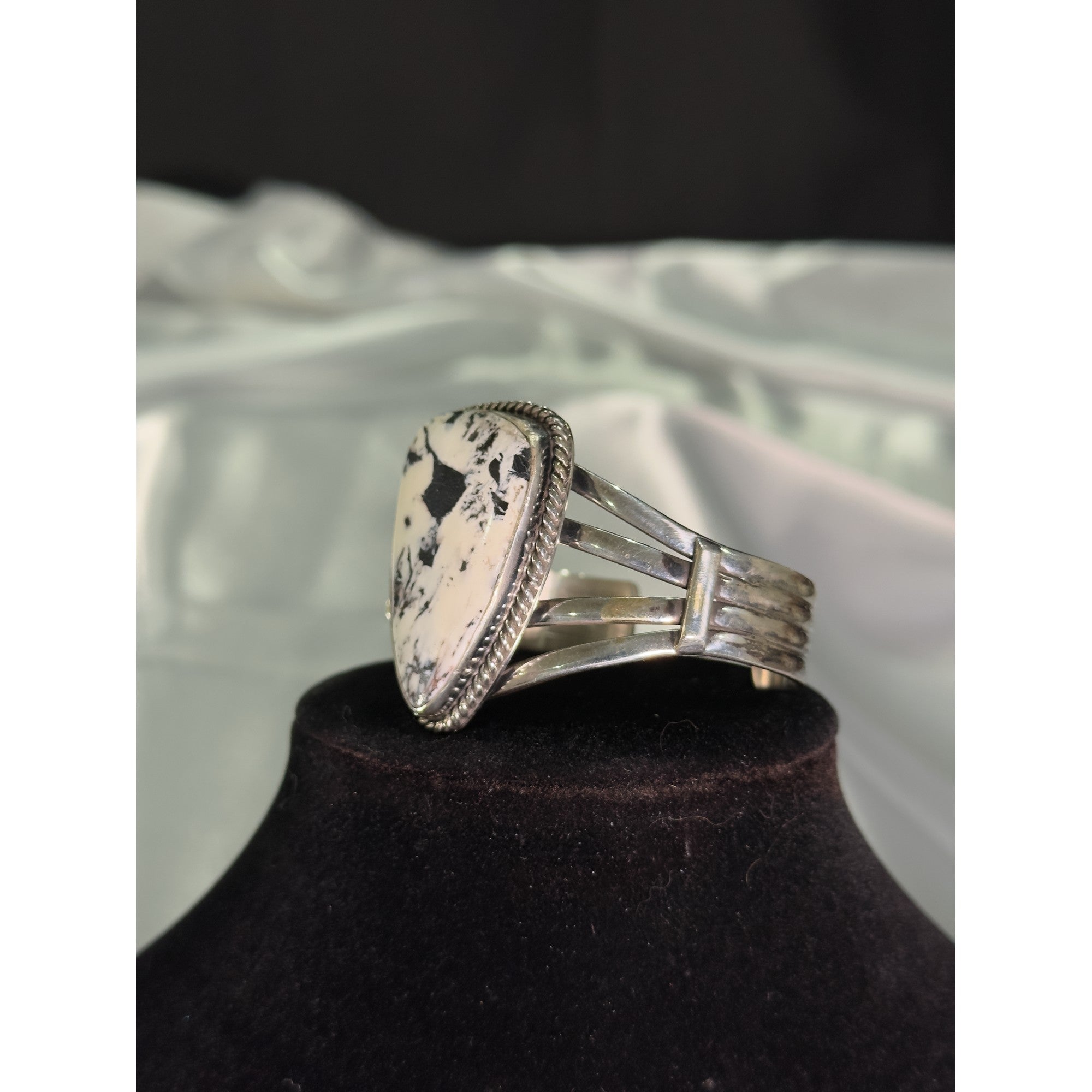 Ghost Mesa Shield, White Buffalo Cuff Bracelet, Navajo Sterling, by P Yazzie, stone close-up