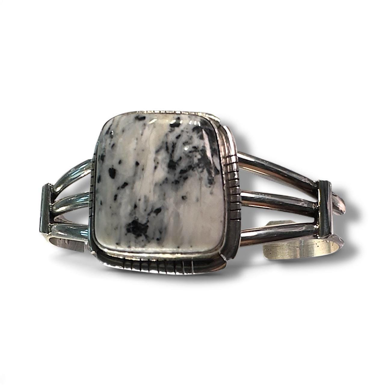 Snowfield, White Buffalo Cuff Bracelet, Navajo Sterling, by SE, stone close-up